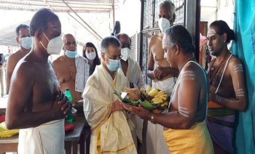 Indian envoy attends Shivratri pooja at Thiruketeeswaram Temple in Sri Lanka