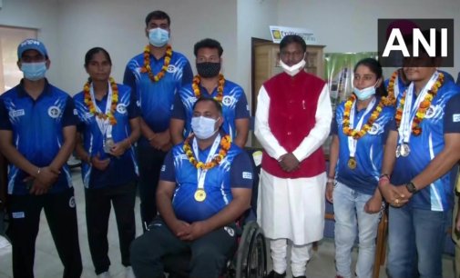 Minister Arjun Munda felicitates the Indian para archery team for performing at Fazza tournament in Dubai