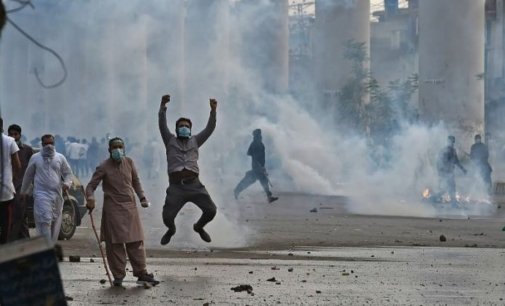 Imran Khan, cabinet approve ban on Tehreek-i-Labbaik Pakistan amid protests
