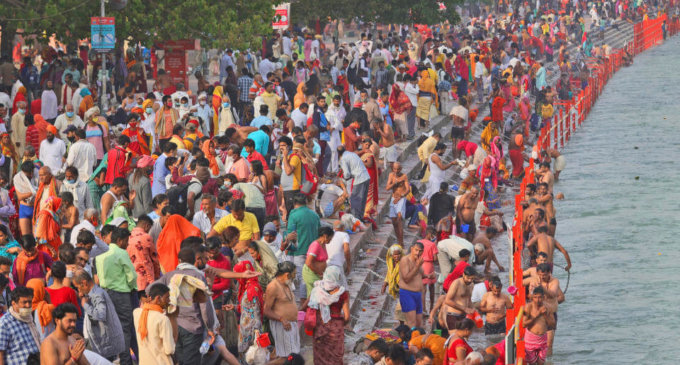 Kumbh 2021: Devotees participate in third ‘Shahi Snan’ in Haridwar