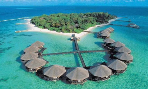 Maldives tourism arrivals cross 330K in March