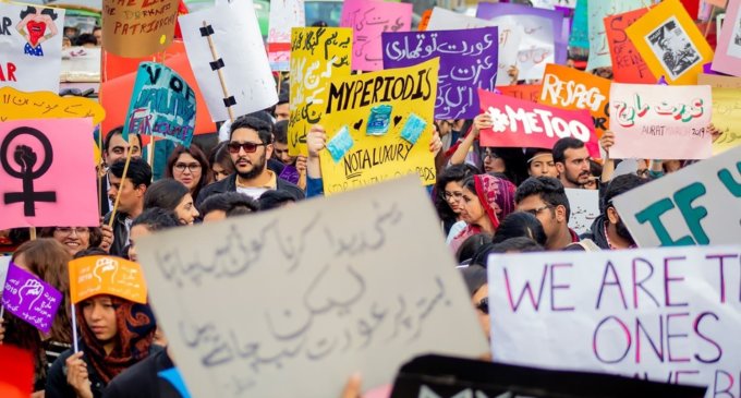 Pakistan: Aurat March organisers condemn FIR over ‘blasphemy’