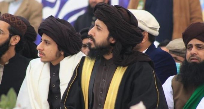 Religious hardliners bring Pak govt to a standstill
