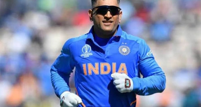 Dhoni is always there to guide youngsters: Bhuvneshwar Kumar