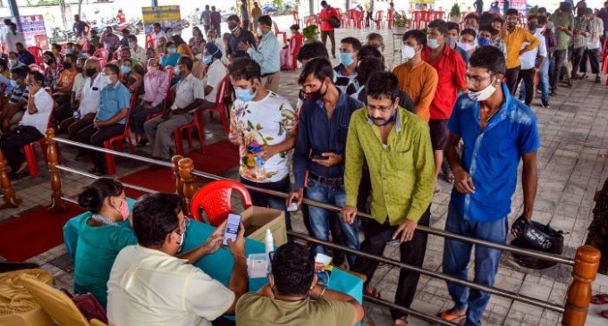 India reports 38,792 new COVID-19 cases, 624 deaths