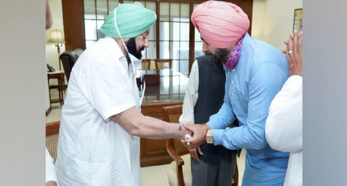 Navjot Sidhu meets Punjab Chief Minister, says government must act immediately on five priority areas