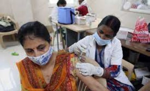 India logs 33,376 new COVID-19 cases