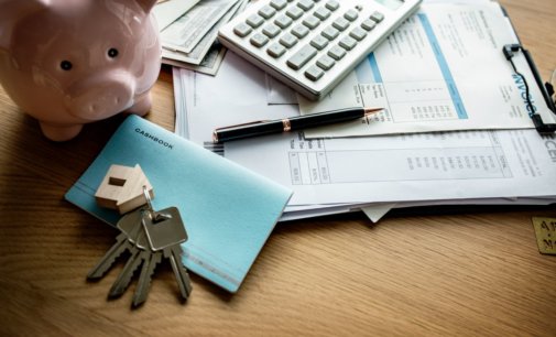 Gift Yourself The Best Independence Day Gift By Choosing A Saving Plan Today!