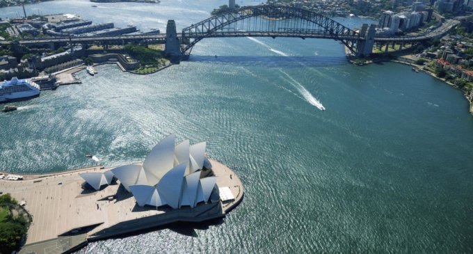 Australian state plans to ease COVID-19 border restrictions for fully vaccinated travellers