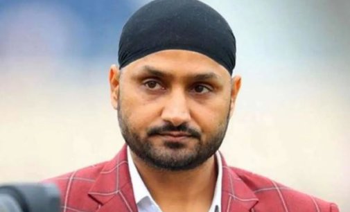 Harbhajan asks journalist to listen to Ramiz Raja’s views on Amir before supporting pacer