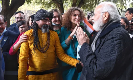 Modi meets Indian diaspora in Rome