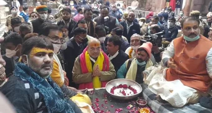Amit Shah offers prayers at Banke Bihari Temple in UP’s Mathura