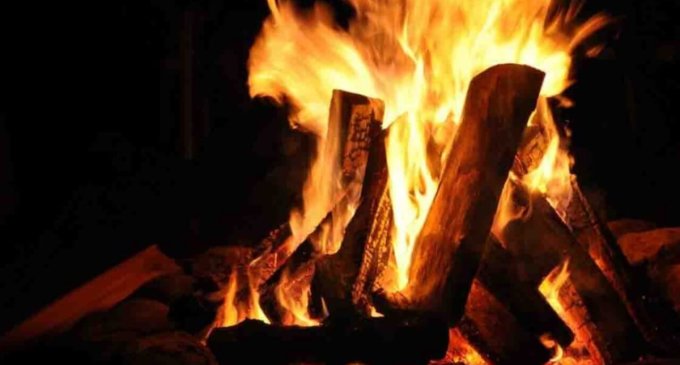 Lohri 2022: Go eco-friendly with these smokeless bonfire tips