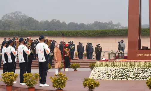 PM Modi pays tributes at National War Memorial ahead of R-Day celebrations