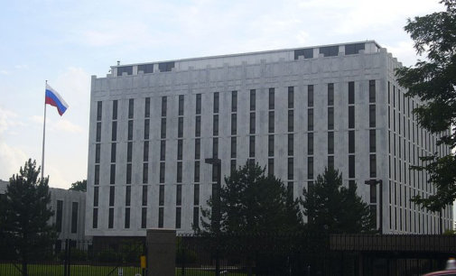 US must abandon plans to supply arms to Ukraine: Russian Embassy