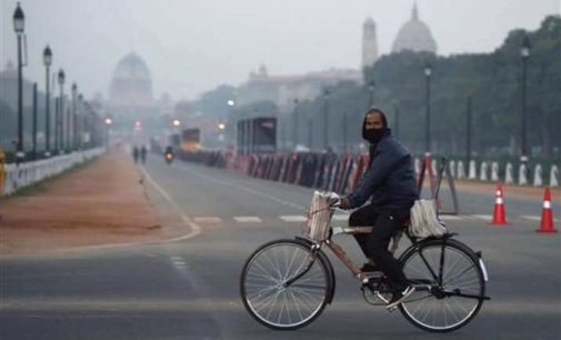Delhi’s air quality continues to remain in ‘very poor’ quality, AQI docks at 343