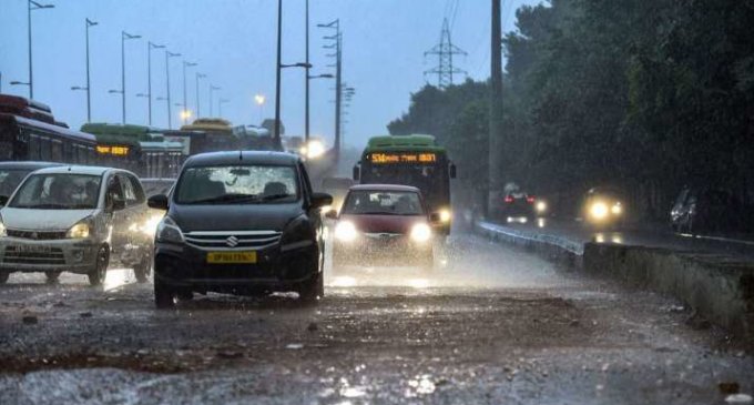 Rain lashes parts of national capital