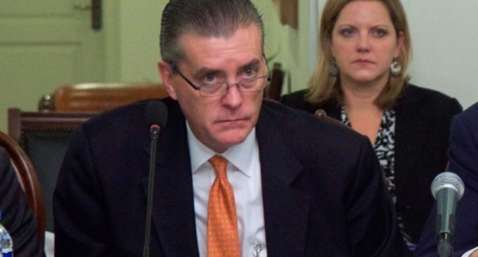 Ex-US envoy to Islamabad admits hiding travel gift from Pakistani-American