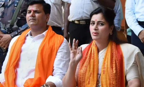 Maharashtra: Rana couple gets bail in Hanuman Chalisa row