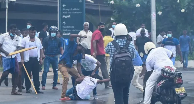 Violence rages in Sri Lanka, 8 killed in Negombo clash