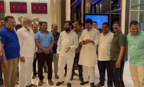 Rebel MLAs await SC hearing, will leave for Goa in evening