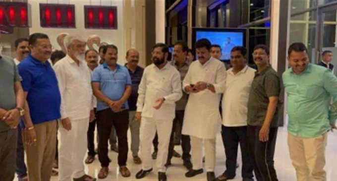 Rebel MLAs await SC hearing, will leave for Goa in evening
