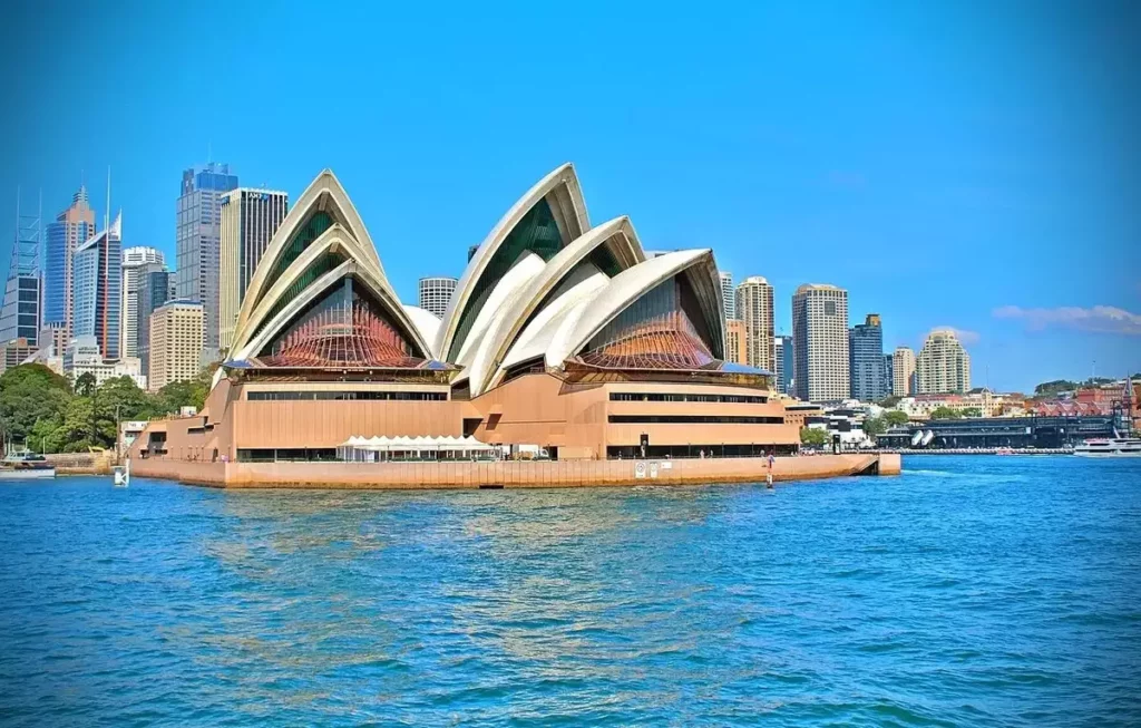 Indian temporary workers, students to be hit as Aus set to scrap Covid visa: Report - Vimarsana News